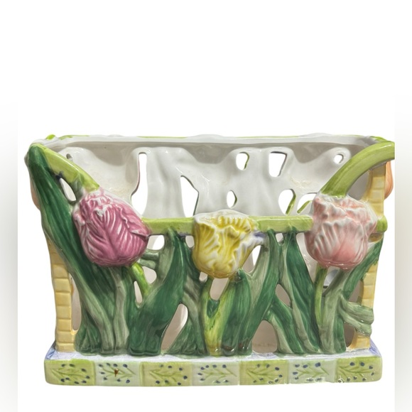 Lady Jayne Ltd. Tulip Stationary Ceramic Basket - Picture 1 of 6
